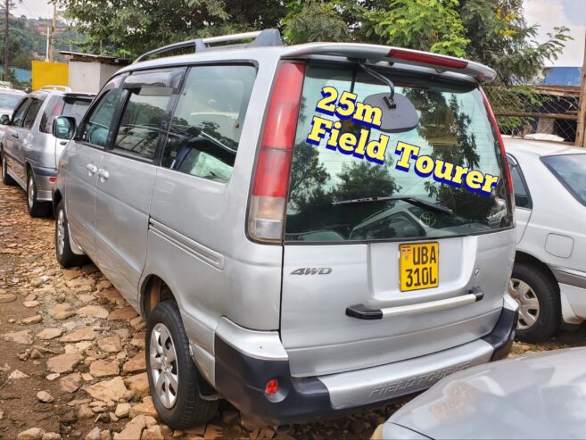 Toyota Noah Field Tourer