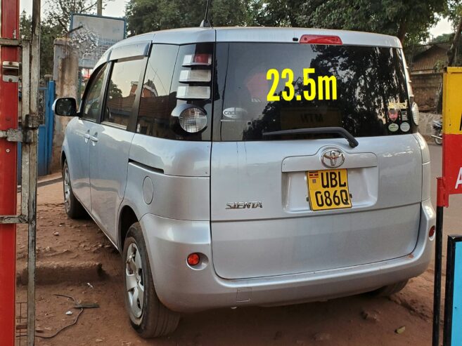 toyota sienta