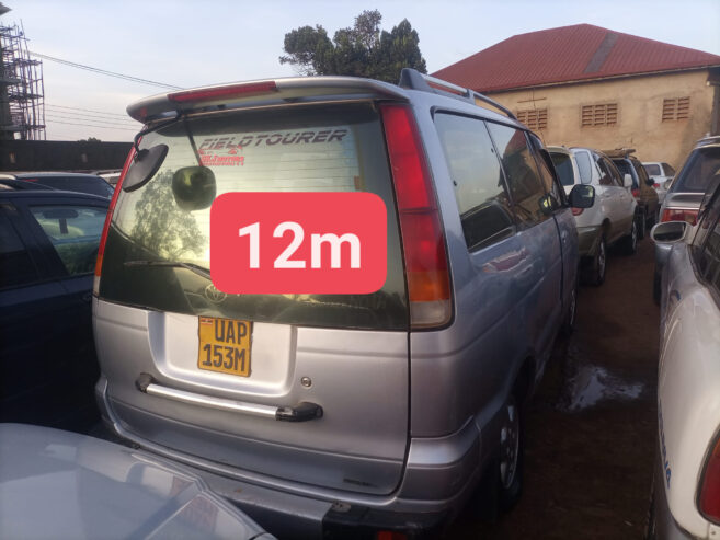 Toyota Noah Field Tourer