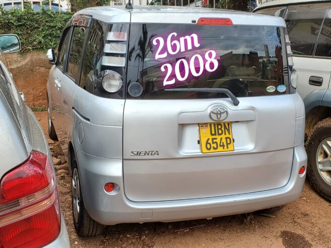 Toyota Sienta