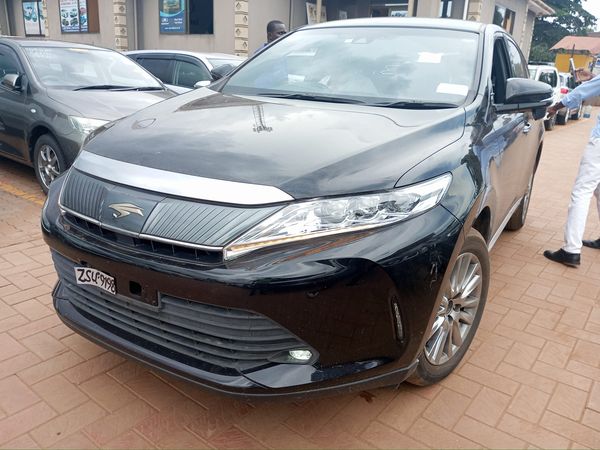 Toyota harrier 2018