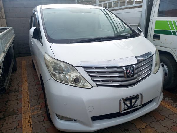 59 New Toyota Alphards on Quick sale at only 35M each