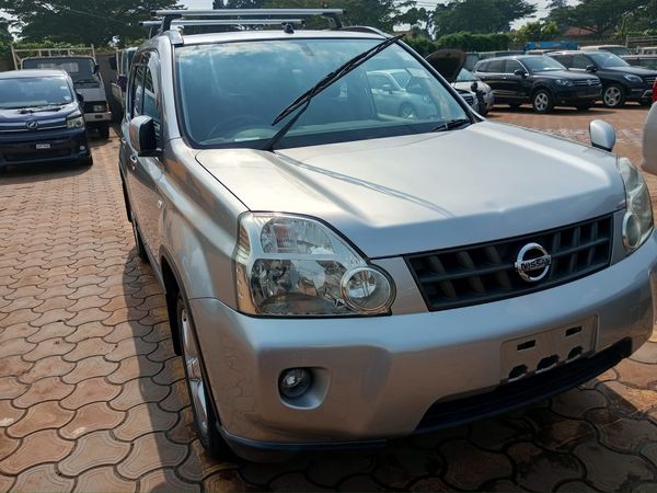 Nissan X Trail 2010. 4WD optional. 2.0cc goes for 38M