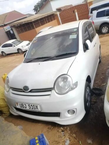 Toyota sienta model 2008