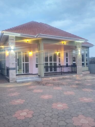 Brand New house for sale in kitende on Entebbe Rd