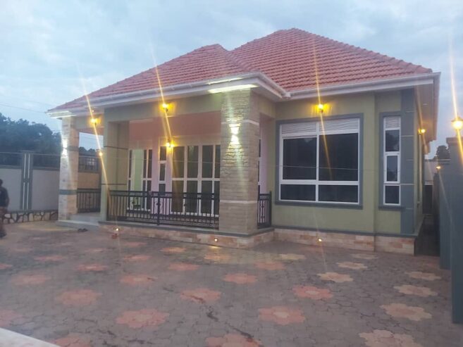 Brand New house for sale in kitende on Entebbe Rd