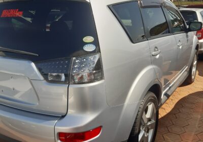 cars-for-sale-in-uganda-kampala-outlander-7d-scaled-1