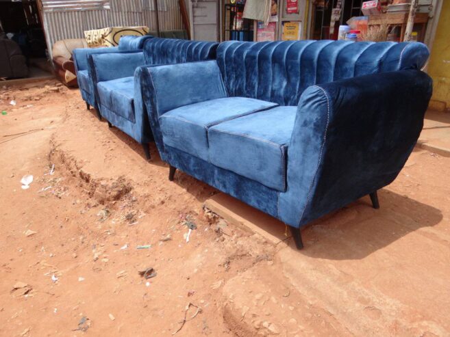 EXECUTUVE SOFA SET