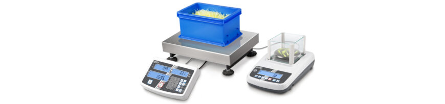 precision analytical balance with a readability