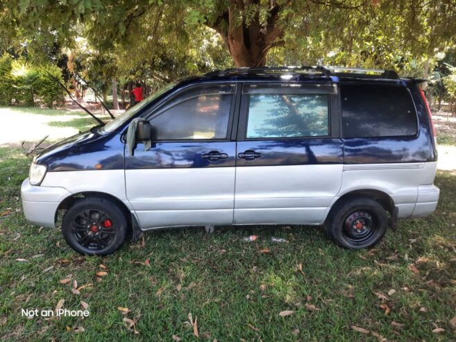 Toyota Noah Field Tourer