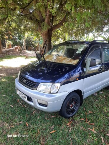 Toyota Noah Field Tourer