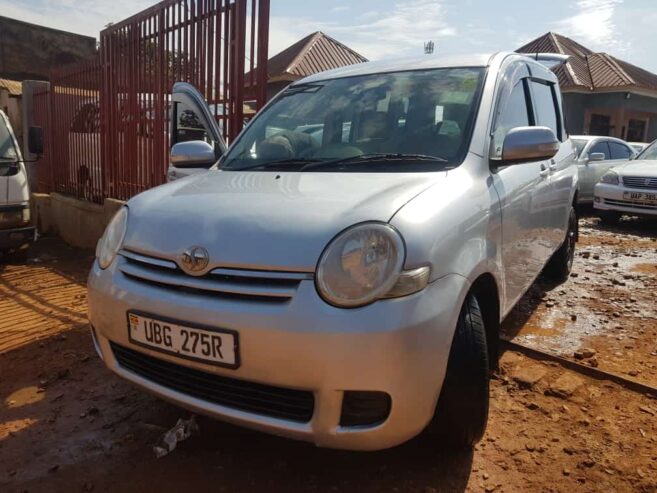 Toyota Sienta