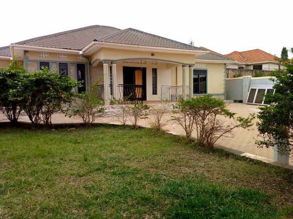 House for sale in kisasi kulambiro,