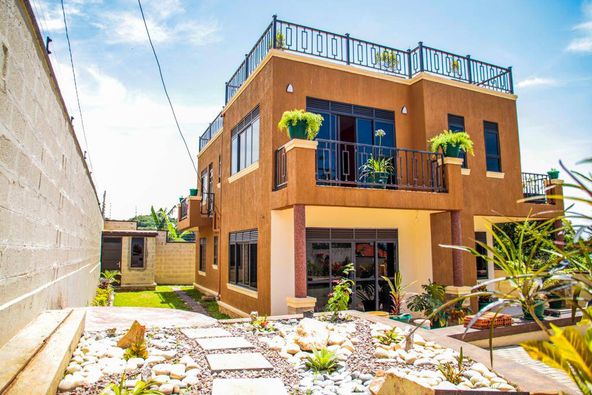 House for sale in kisasi kyanja Rd, kampala