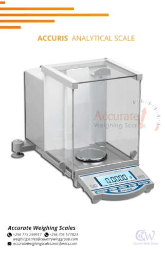 Accuris analytical balance with automatic calibration