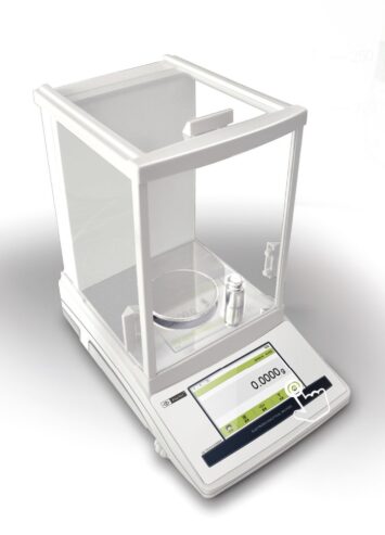 digital analytical balance with initial and final readings