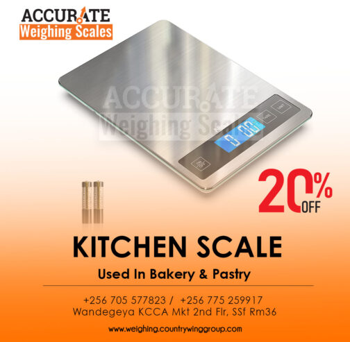 Table top kitchen scales with removable batteries