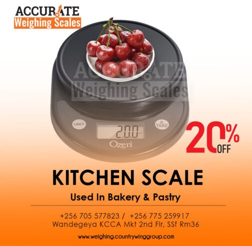 Digital 6kg kitchen scale with pastry mat measures in gr