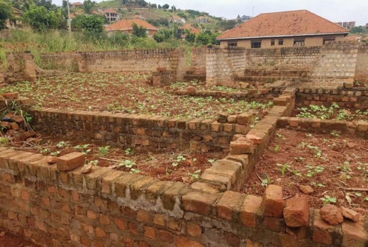 4bedroom house foundation for sale in Akright Entebbe