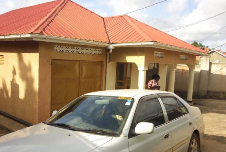 3 Bedroom house for sale in Kira sitting on 50*100 fts