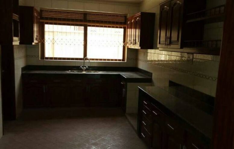 HOUSE FOR SALE IN MUNYONYO