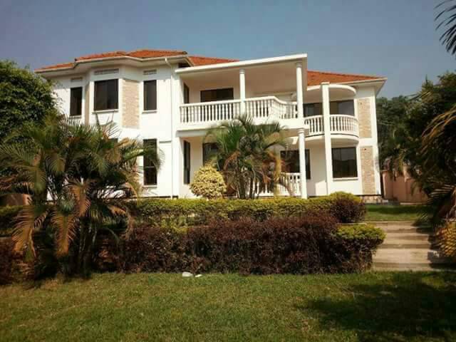 Lake view house for sale in Munyonyo