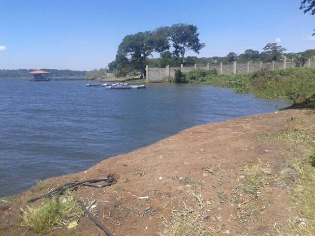 3 acres touching Source of the Nile