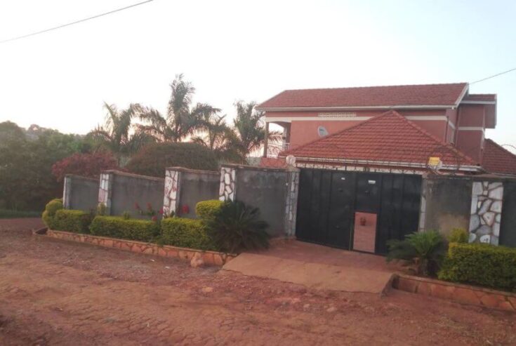 4bedrooms house for sale in Kira-Nsasa