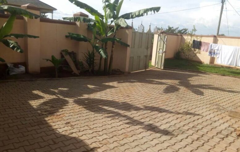 Three bedroomed house Location: off Kasangati