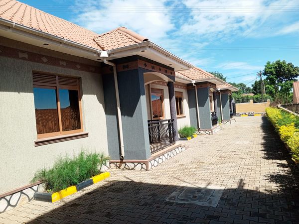 Kireka namugongo rd 1m spacious two bedrooms & two bathrooms