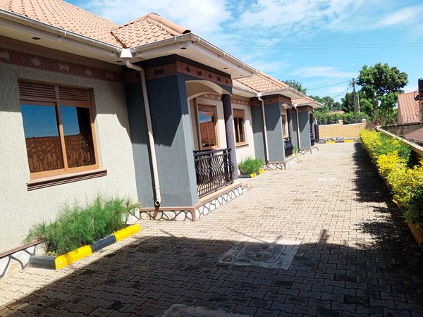 Kireka namugongo rd 1m spacious two bedrooms & two bathrooms