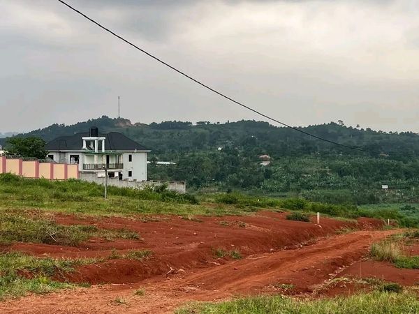 Gayaza nakassajja well developed estate 50*100 plot