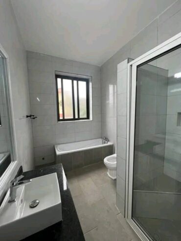 5 Bedroom Duplex Apartments in Munyonyo at USD $ 1500pm