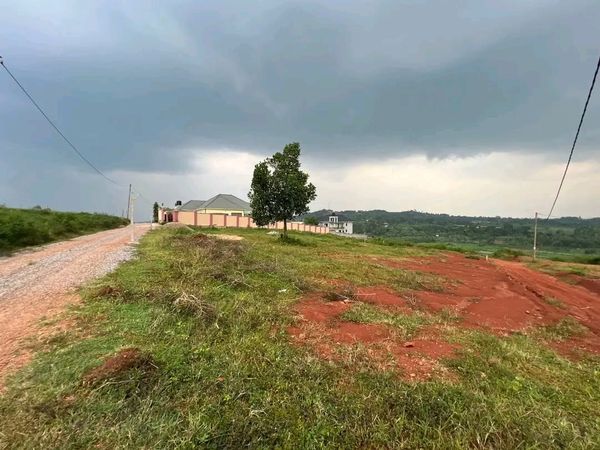 Gayaza nakassajja well developed estate 50*100 plot