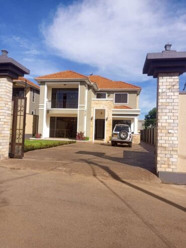 House for sale in kisaasi Kampala