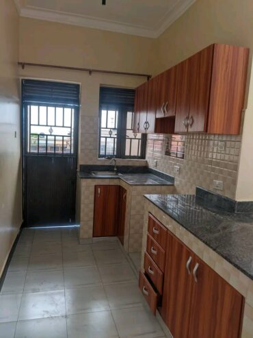 Bweyogerere kirinya 500k spacious one bedroom and sitting ro