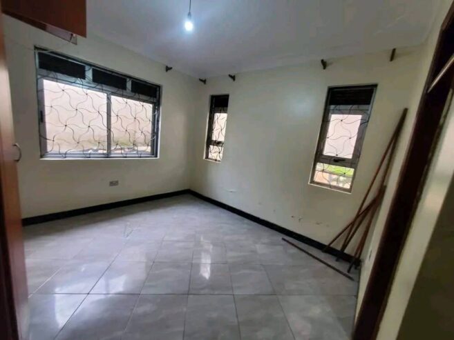 Bukoto standalone 1200$ four bedrooms and three bathrooms