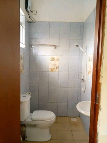 Gayaza manyangwa 250k spacious one bedroom and sitting room