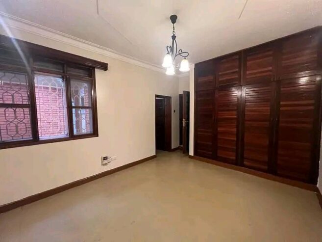 4 bedroom house for rent in Naguru with big garden on 60decs