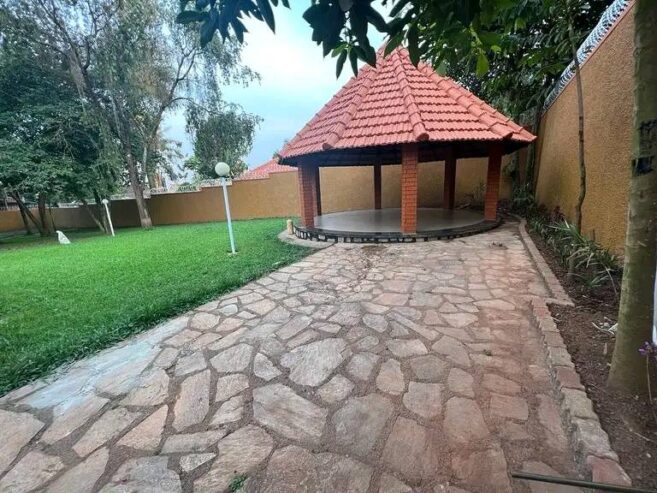 4 bedroom house for rent in Naguru with big garden on 60decs