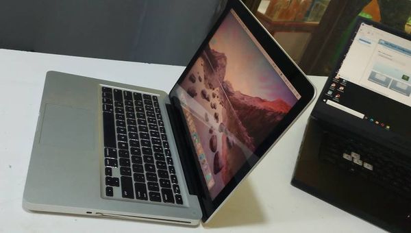 MacBook pro i7