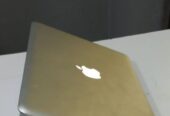 MacBook pro i7