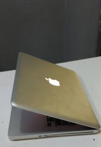 MacBook pro i7