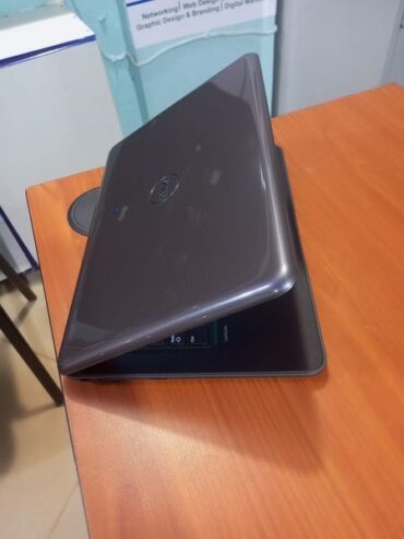 Dell latitude 3380 Intel core i3