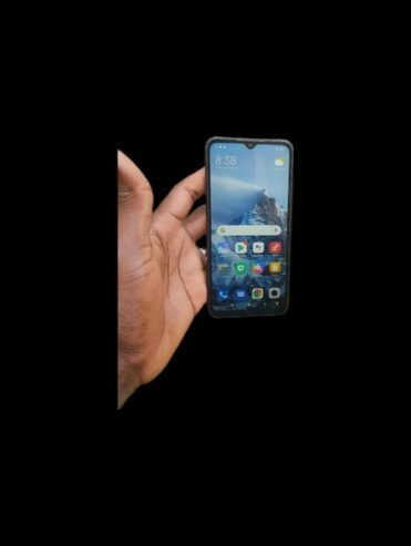 Xiaomi Redmi 9C at 275k, 64GB, 4Gb Ram, very strong Battery