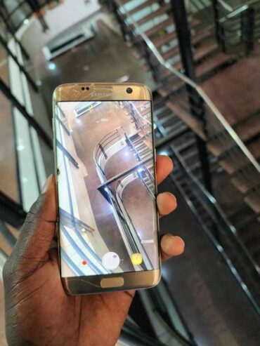 Samsung Galaxy S7+ 34GB / 4gb ram 120k