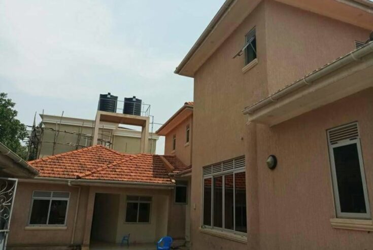 HOUSE FOR SALE IN Location: MUNYONYO MULUNGO