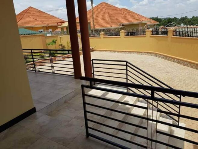 4 Bedroom house for sale in Kira