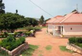 3 Bedroom house on sale in Mutungo Kigo