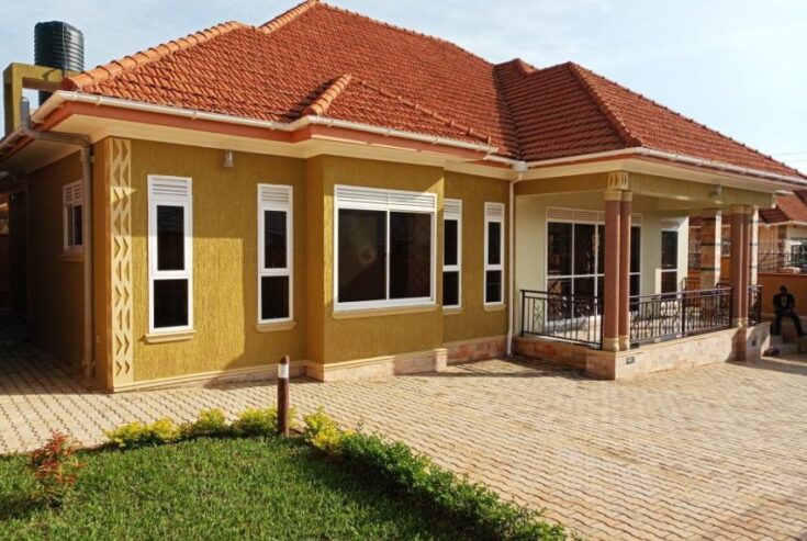 4 bedroom house for sale in Kitende